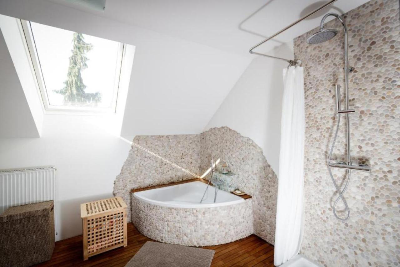 Cosy & Spacious Apt. Benc Zirovnica Bagian luar foto