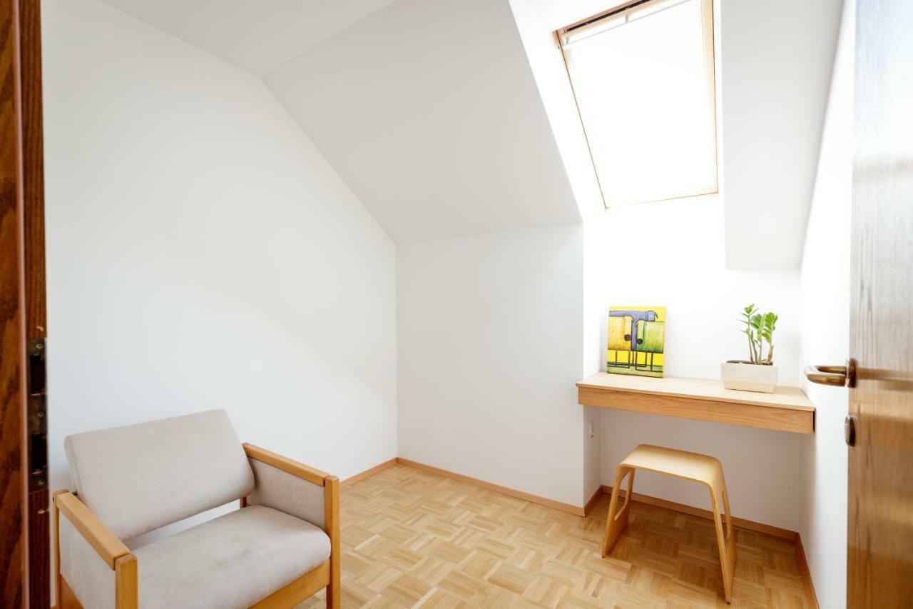 Cosy & Spacious Apt. Benc Zirovnica Bagian luar foto